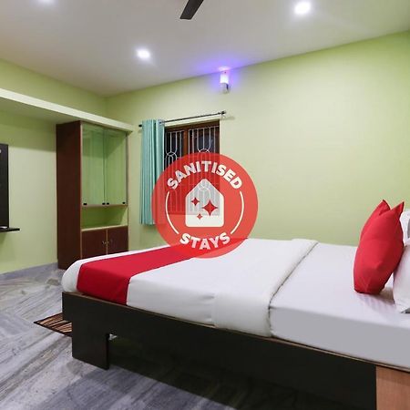Vaccinated Staff- Oyo 45958 New Castle Inn Bhubaneswar Exterior photo